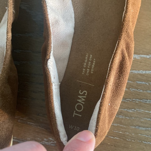 TOMS Olivia Dark Amber Brown Suede Slip-On Ballet Flats - Picture 3 of 6
